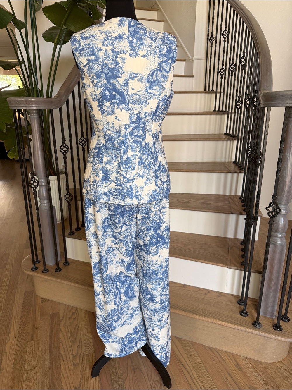 NWT Commense Blue and White Toile Sleeveless Pant Set (medium) - Picture 4 of 6